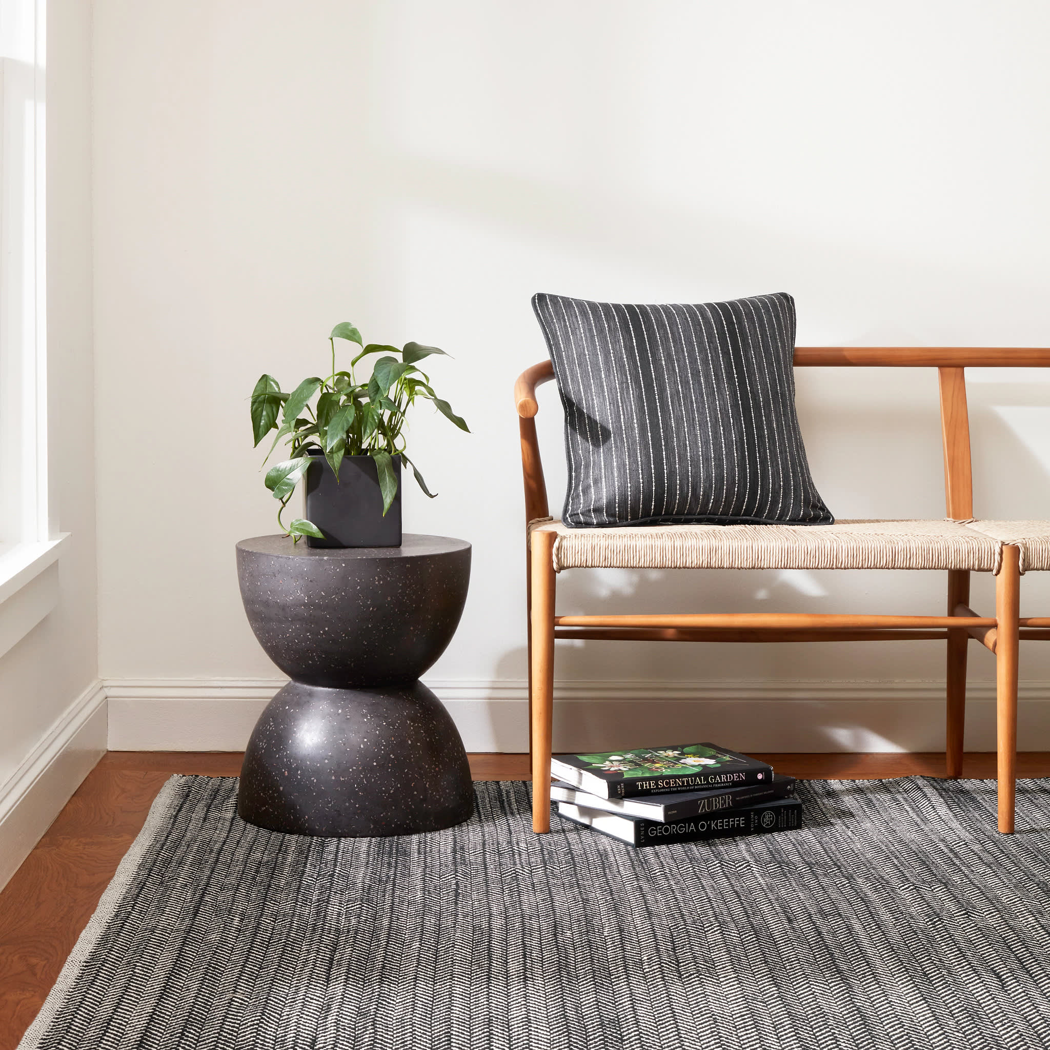 herringbone handwoven cotton rug | black herringbone handwoven cotton rug | black