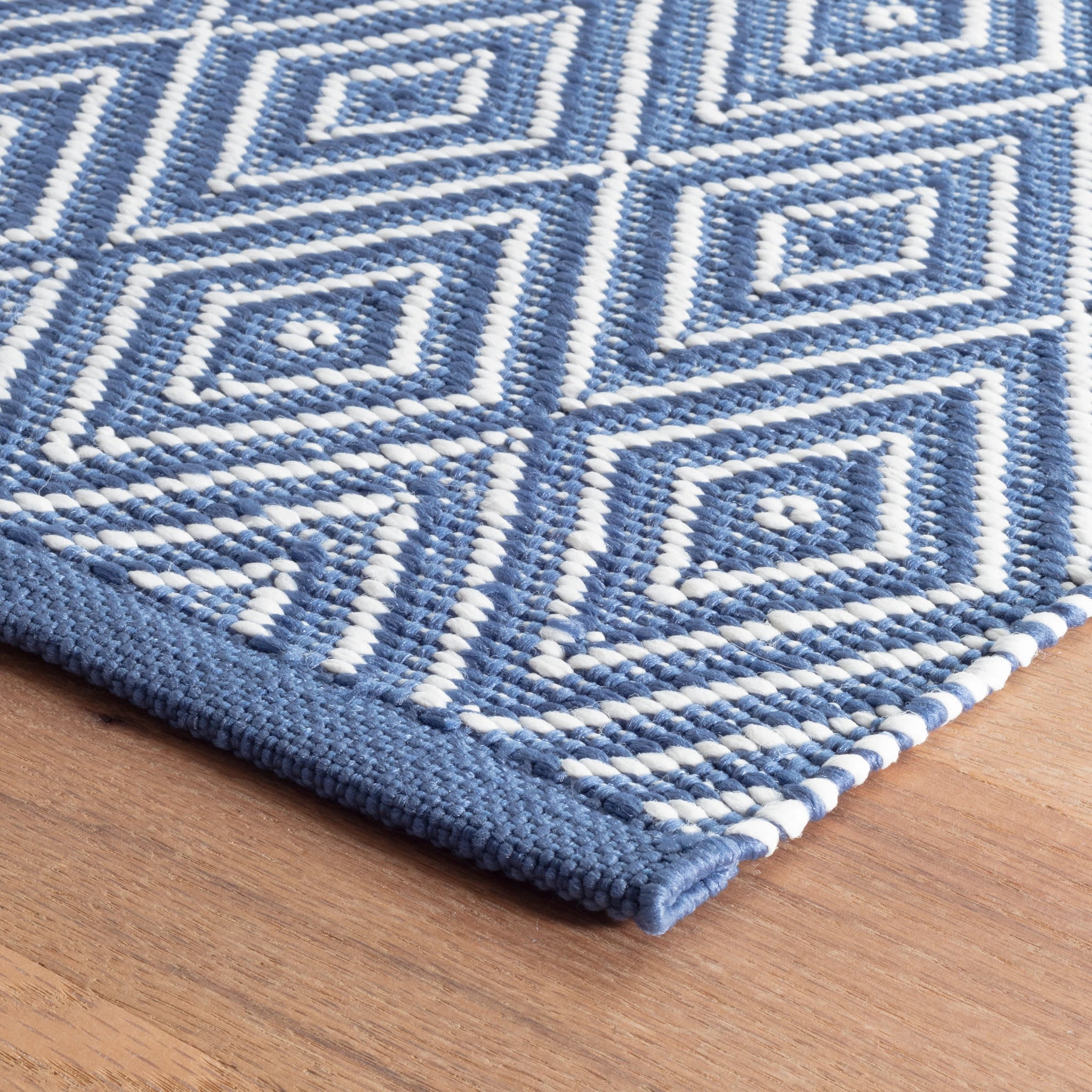 diamond handwoven indoor/outdoor rug | denim/white diamond handwoven indoor/outdoor rug | denim/white