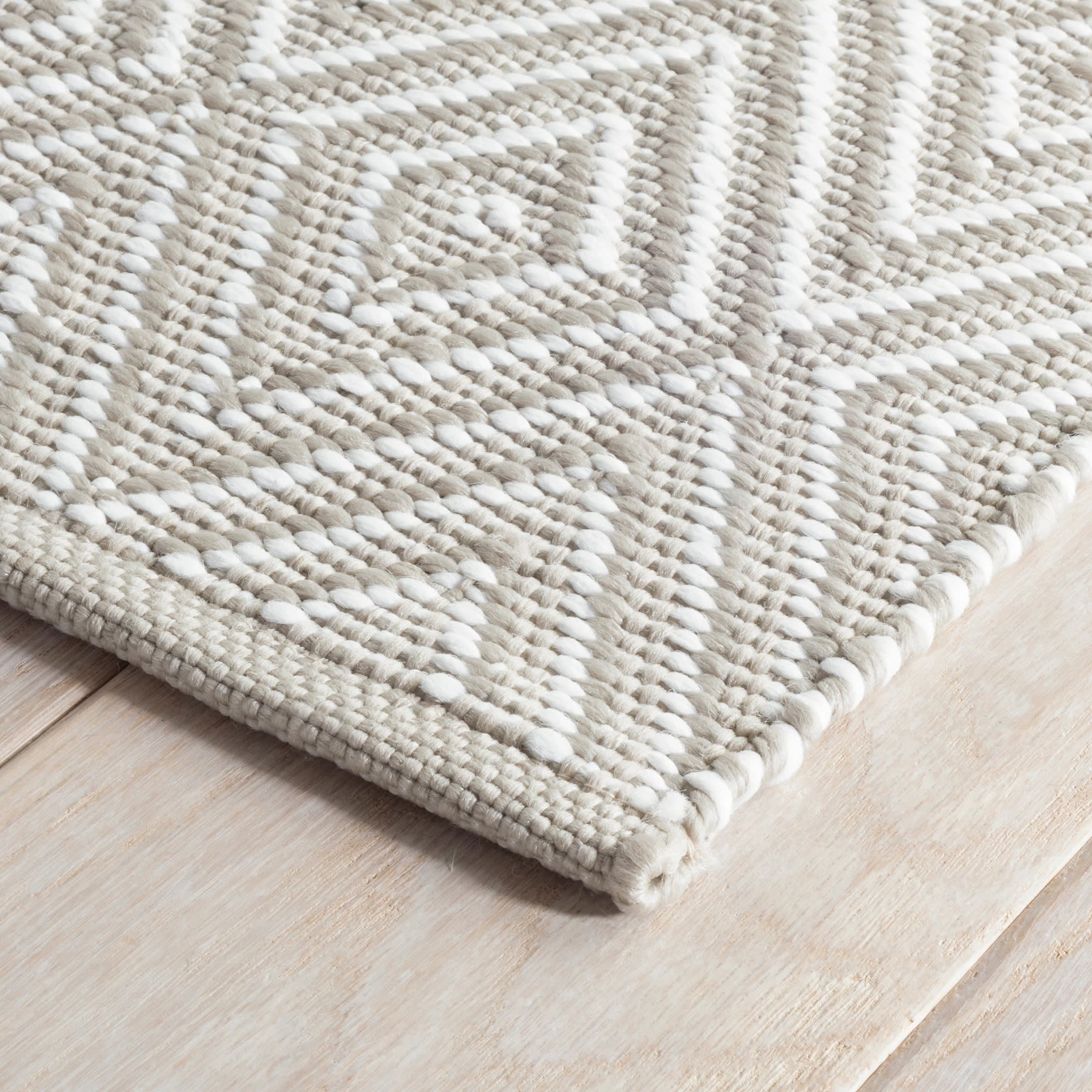 diamond handwoven indoor/outdoor rug | platinum/white diamond handwoven indoor/outdoor rug | platinum/white