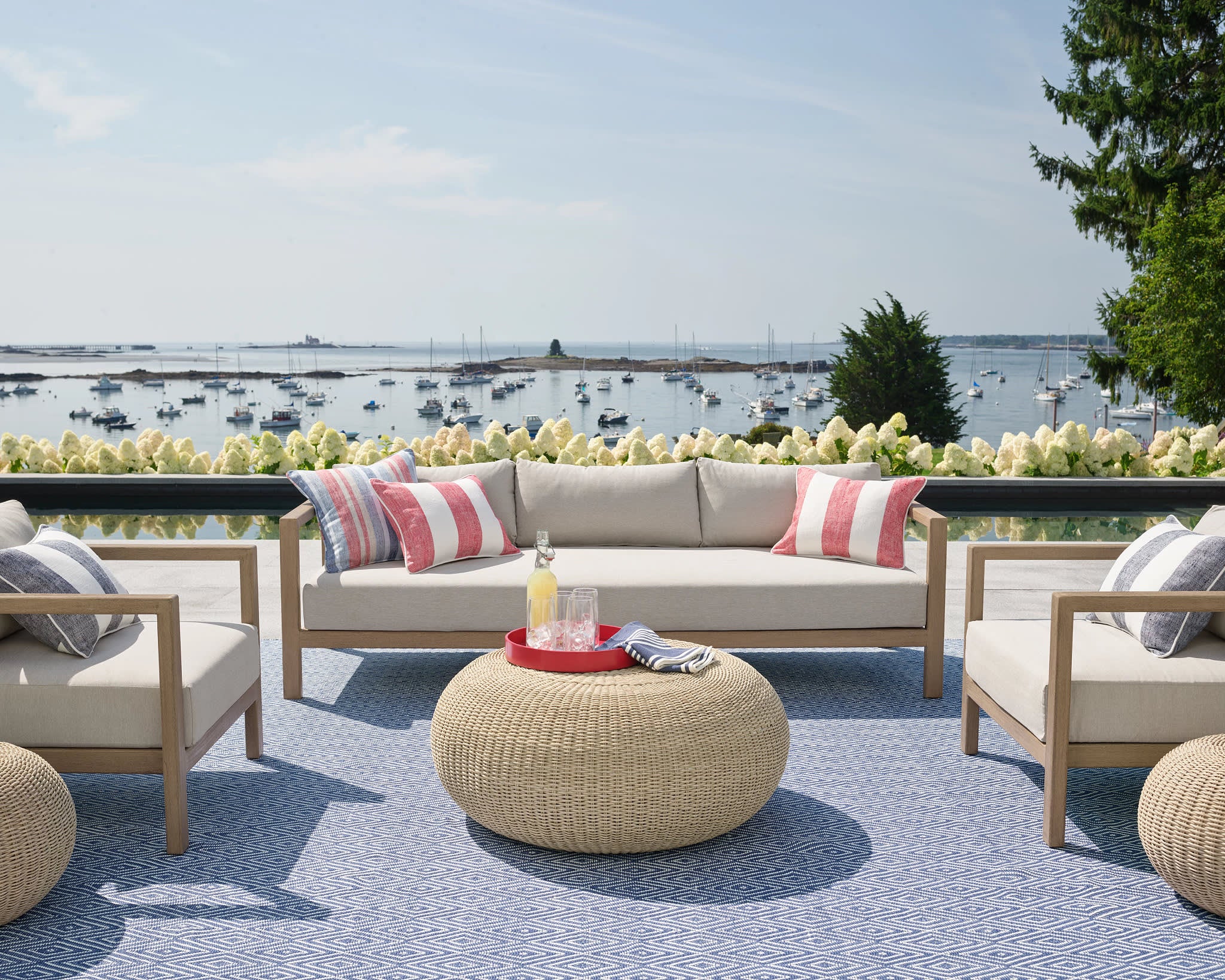 diamond handwoven indoor/outdoor rug | denim/white diamond handwoven indoor/outdoor rug | denim/white